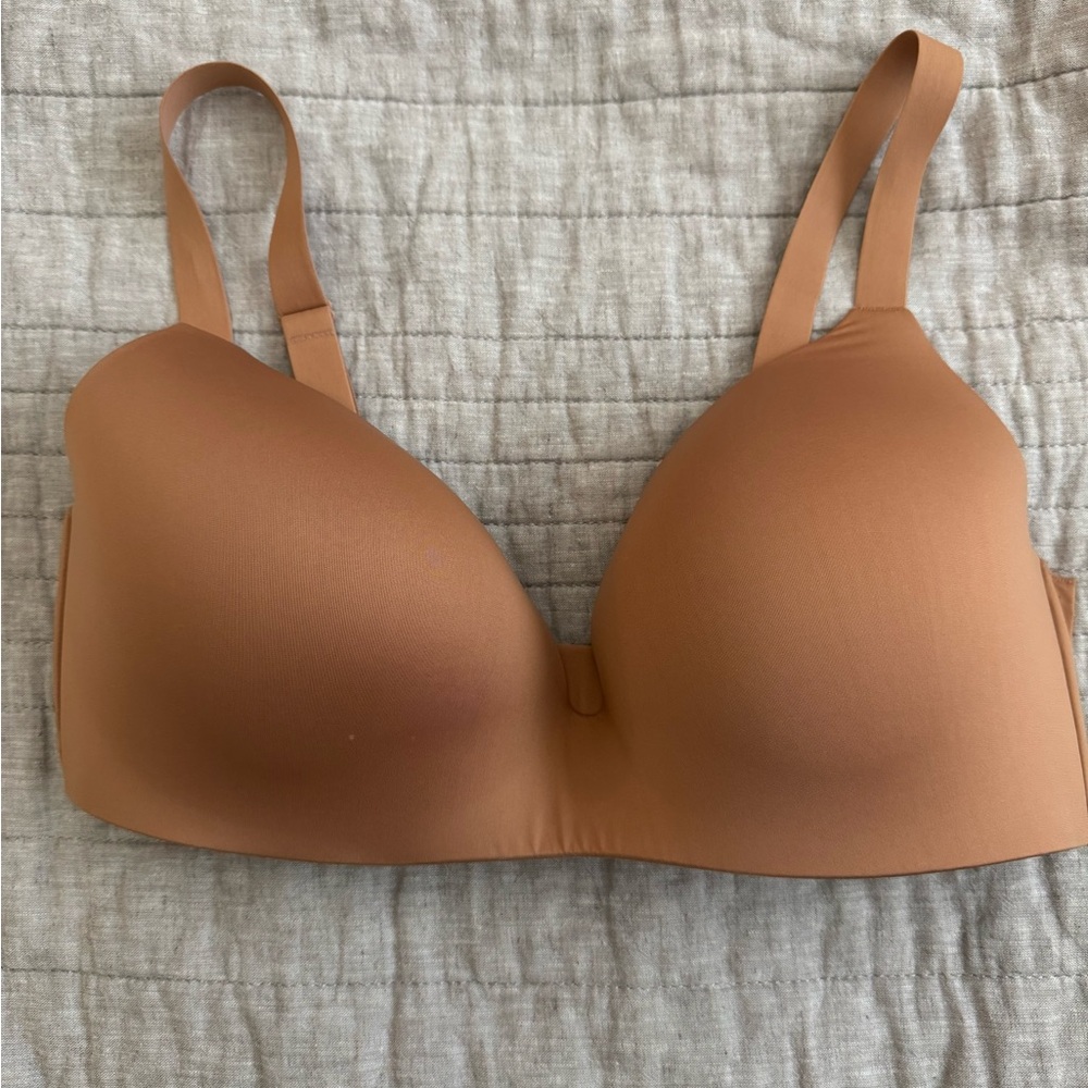 Uniqlo Seamless Tan Bra (38/40 C D DD) (NWOT)